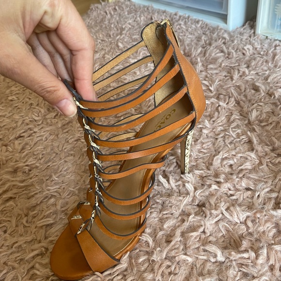 Beautiful Tan Strappy leather Coach heels (8 ) - Picture 1 of 10